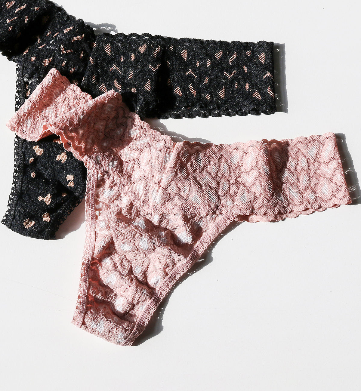 Hanky Panky Cross Dyed Leopard Low Rise Thong (7J1051P),Desert Rose/White - Desert Rose/White,One Size