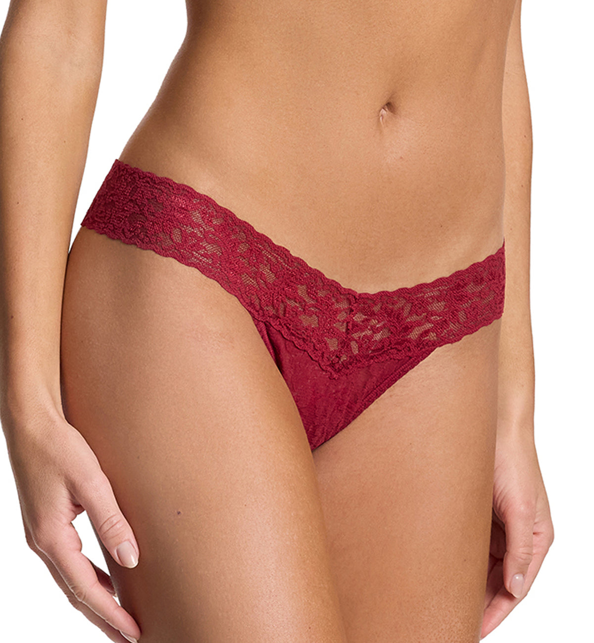 Hanky Panky Signature Lace Low Rise Thong (4911P),Wild Berries - Wild Berries,One Size
