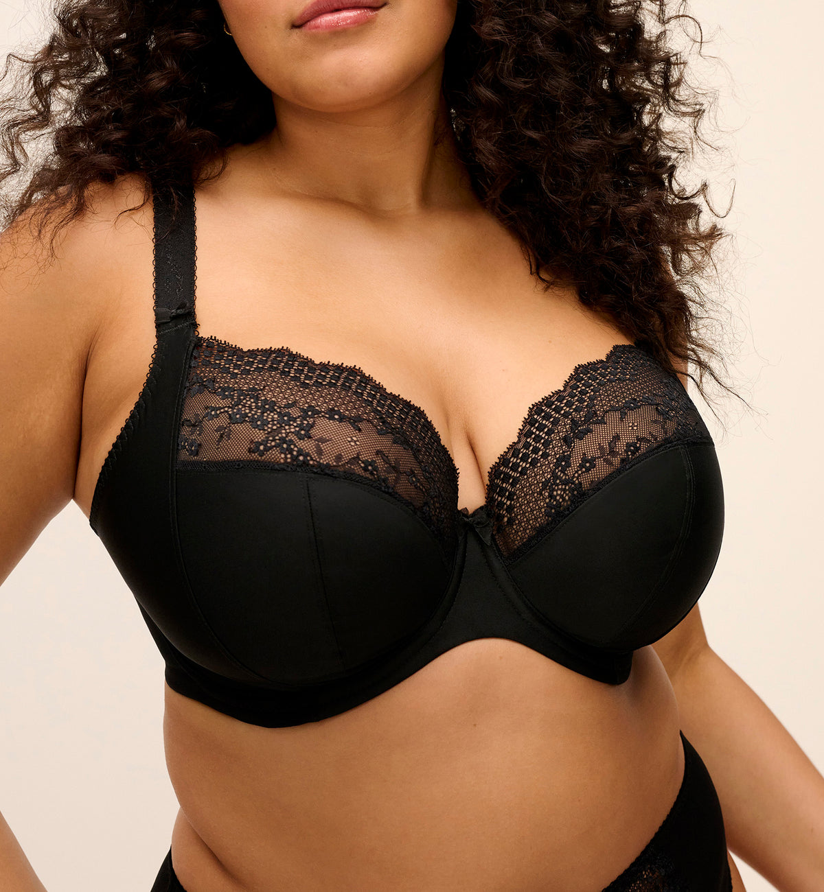 Elomi Lucie Banded Stretch Lace Plunge Underwire Bra (4490),32G,Jet - Jet,32G