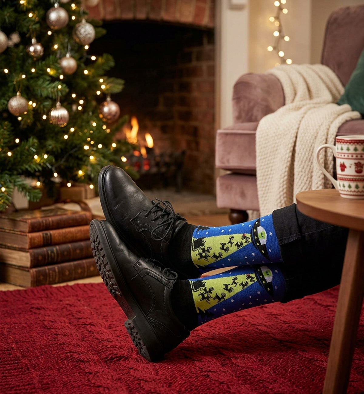 SOCK it to me Men's Crew Socks (mef0117),The Alien Who Stole Christmas - The Alien Who Stole Christmas,One Size