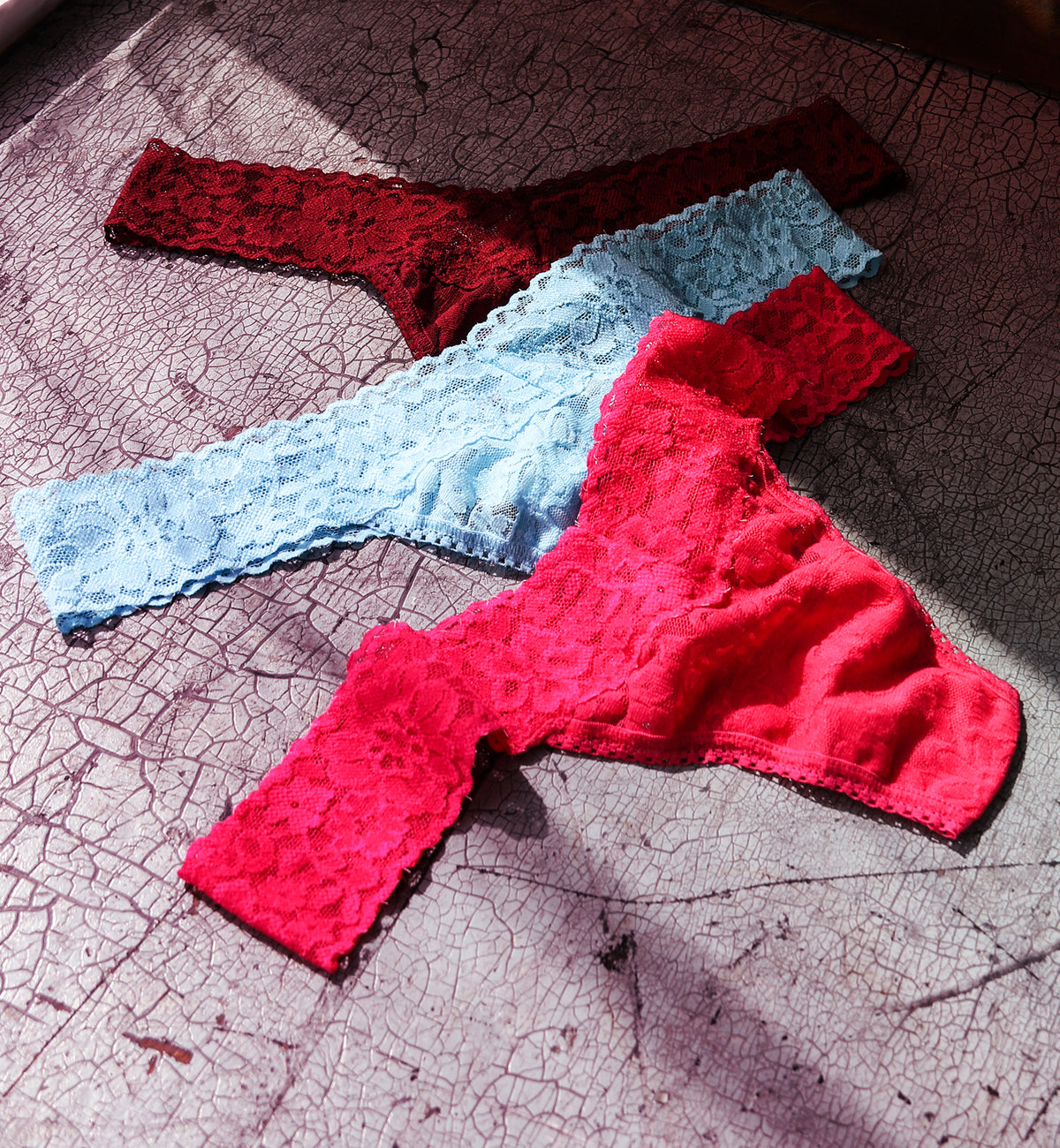 Hanky Panky Daily Lace Low Rise Thong (771001P),Starburst - Starburst,One Size