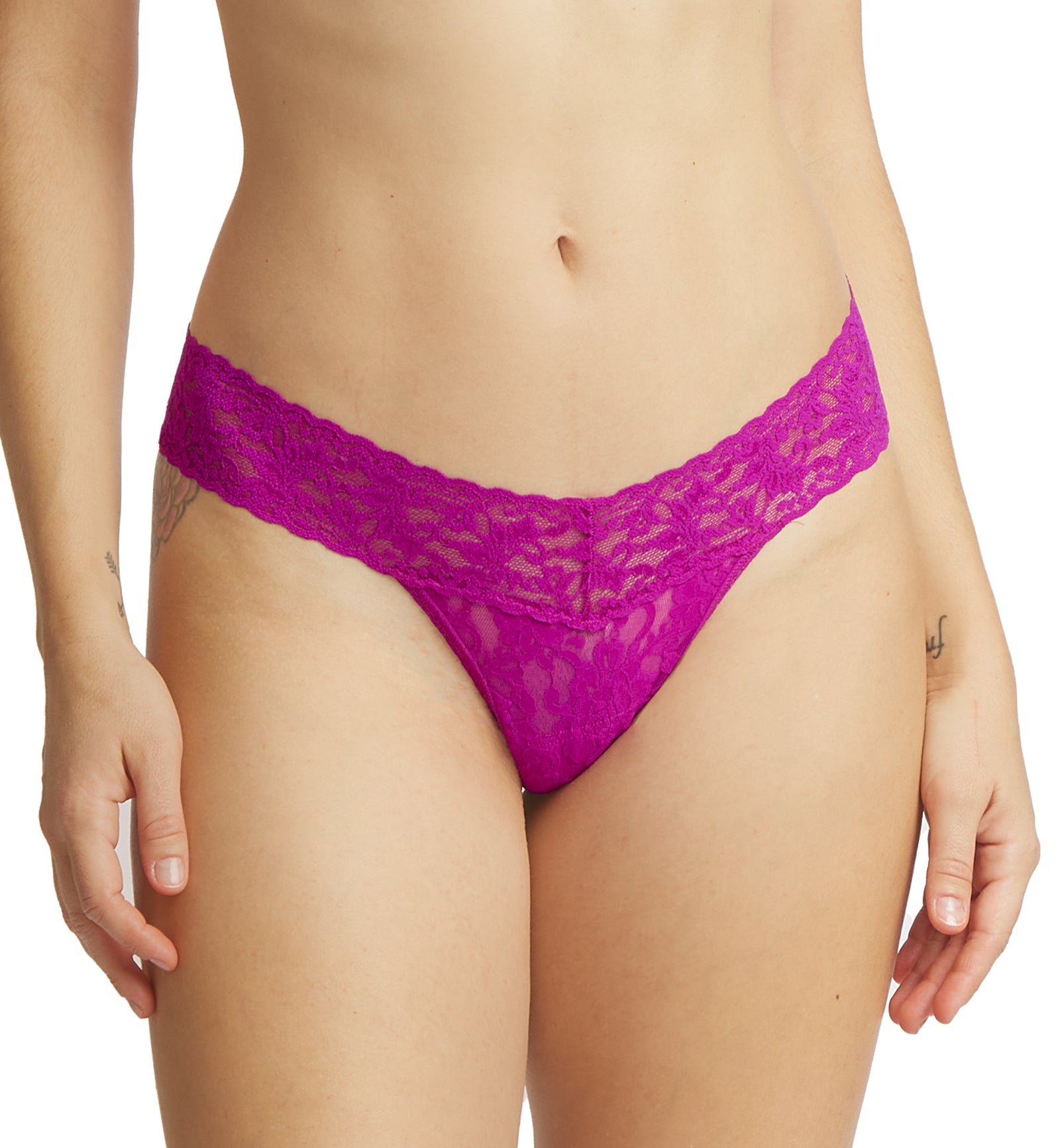 Hanky Panky Signature Lace Low Rise Thong (4911P),Countess Pink - Countess Pink,One Size